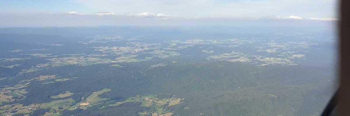 Flugwegposition um 16:22:46: Aufgenommen in der Nähe von Deggendorf, Deutschland in 2219 Meter